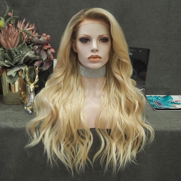 22” Platinum BlondeOmbre Body Wavy Lace Front Wigs NEW